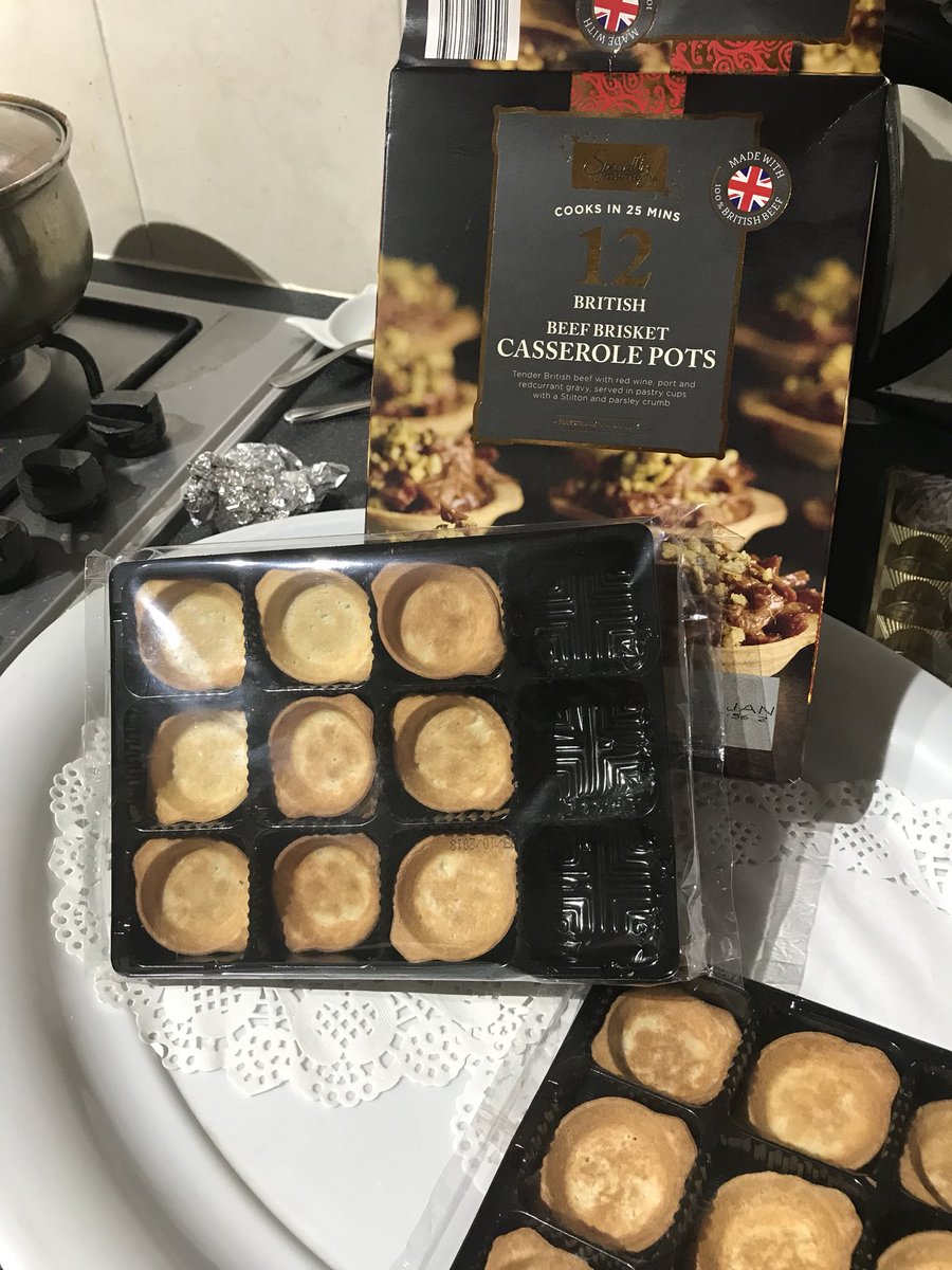 Kellybones83's tweet photo. @AldiUK are we missing something? 😟🤔 https://t.co/rJW9uYStWn