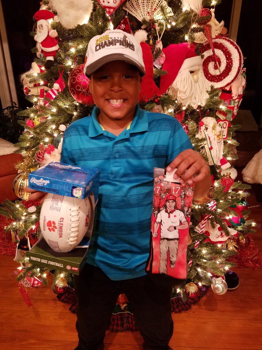 simp_da's tweet photo. Who knew there were Dabo socks? My Ty Ty will be sporting those around Tiger Town. #allin https://t.co/7WMIAzOxiO