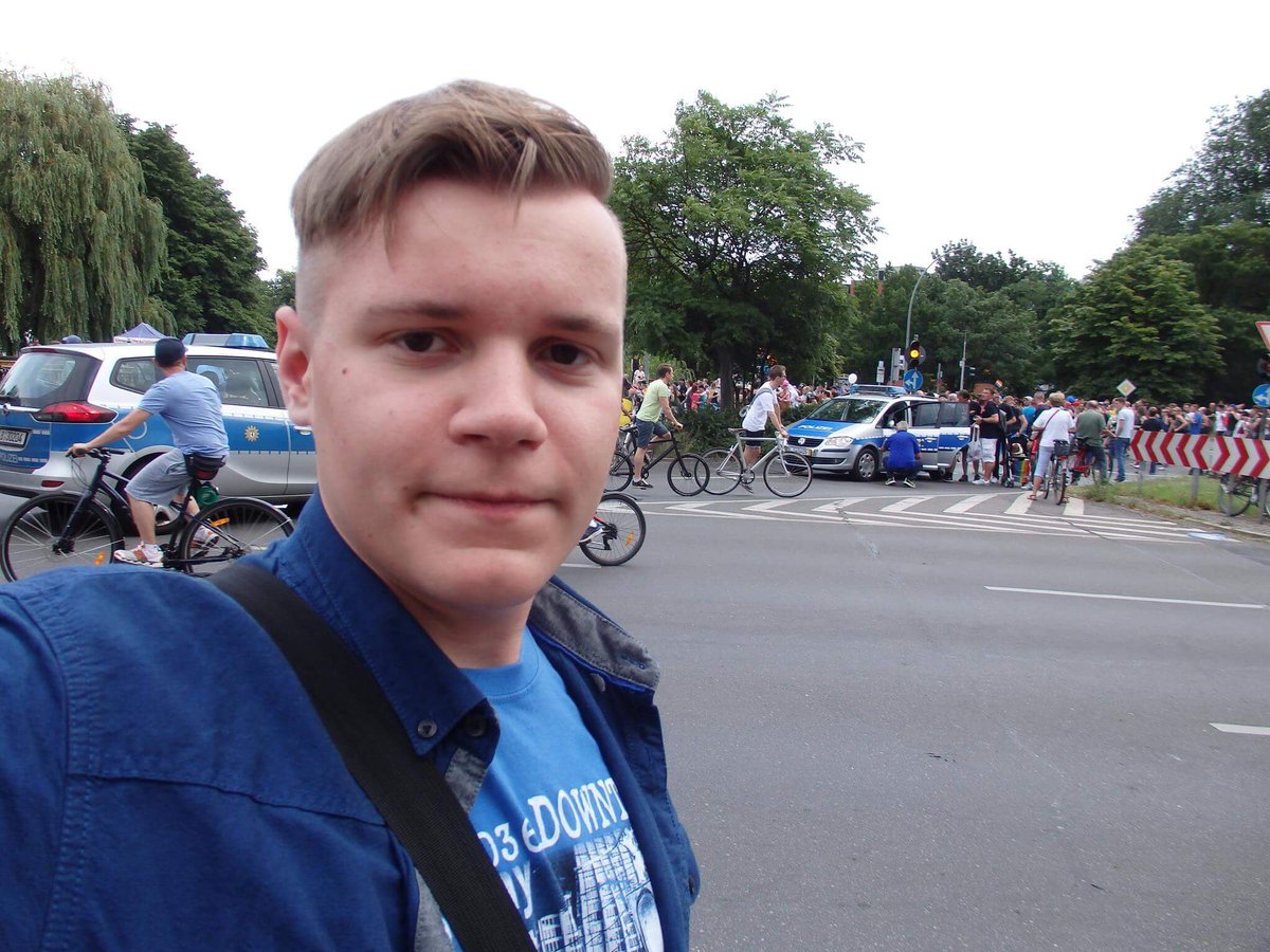 mwiereska's tweet photo. #Urlaub #22.07.2017 #CSD2017
#Berlin #Polizei #Christopherstreetday #Deutschland https://t.co/3x4i3BpVEq
