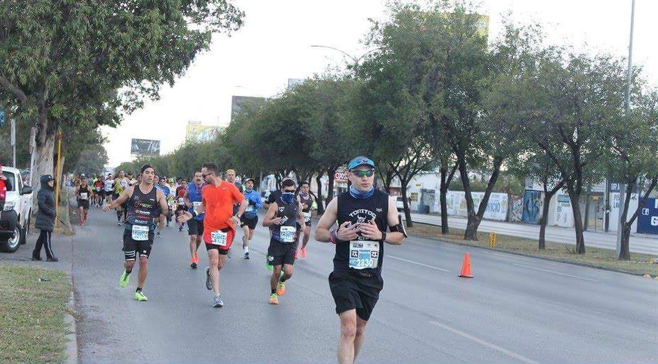 runncardo's tweet photo. Para darle fortaleza y amor al corazón, la mente y a éstas delgadas piernas

Pero sin miedo, porque el miedo y el amor ... no combinan fácilmente

(Imágenes del Maratón Powerade Monterrey 17)

#madetorun #MPM17 #haypower #YoElegiCreer #YoElegiCorrer https://t.co/oR5aoUZmlO