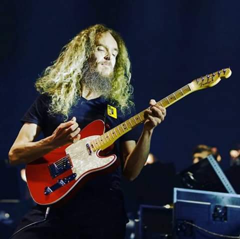 Happy birthday to the amazing one of the best Musicians ever 