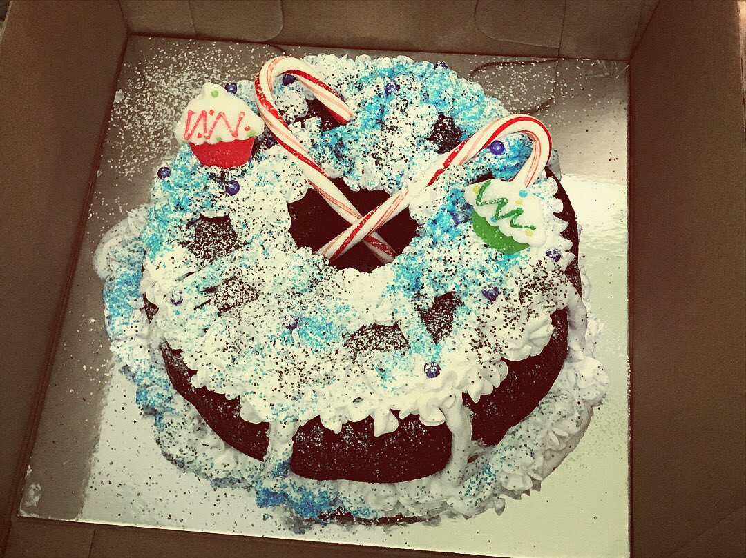 SMintas's tweet photo. Christmas cake! https://t.co/AIGZ7UkkKM