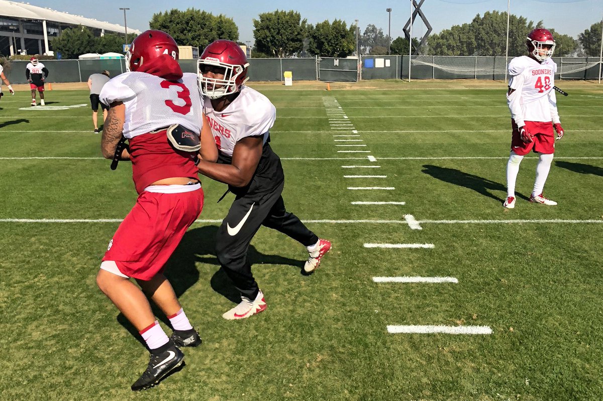 mhouckOU's tweet photo. One down in L.A. #BoomerSooner https://t.co/RlcXmsh8Jd