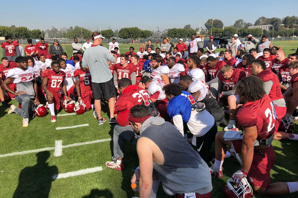 mhouckOU's tweet photo. One down in L.A. #BoomerSooner https://t.co/RlcXmsh8Jd