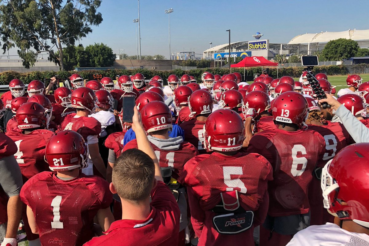 mhouckOU's tweet photo. One down in L.A. #BoomerSooner https://t.co/RlcXmsh8Jd
