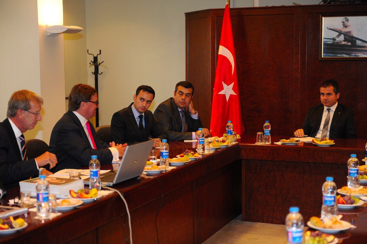 Hayreddin #Aydınbaş, 2011 yılında danışmanlığını yaptığı Gençlik ve Spor Bakanı Sayın Suat Kılıç'la birlikte.