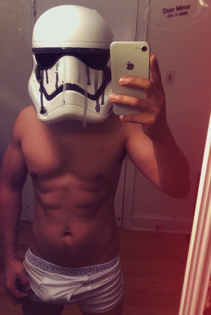 queerfanboy's tweet photo. posted by babymonkeydreams:
Sad storm trooper ⛈
#firstorderproblems https://t.co/YIkq2xMNOy #gaygeek https://t.co/hqaHHjr4Wp