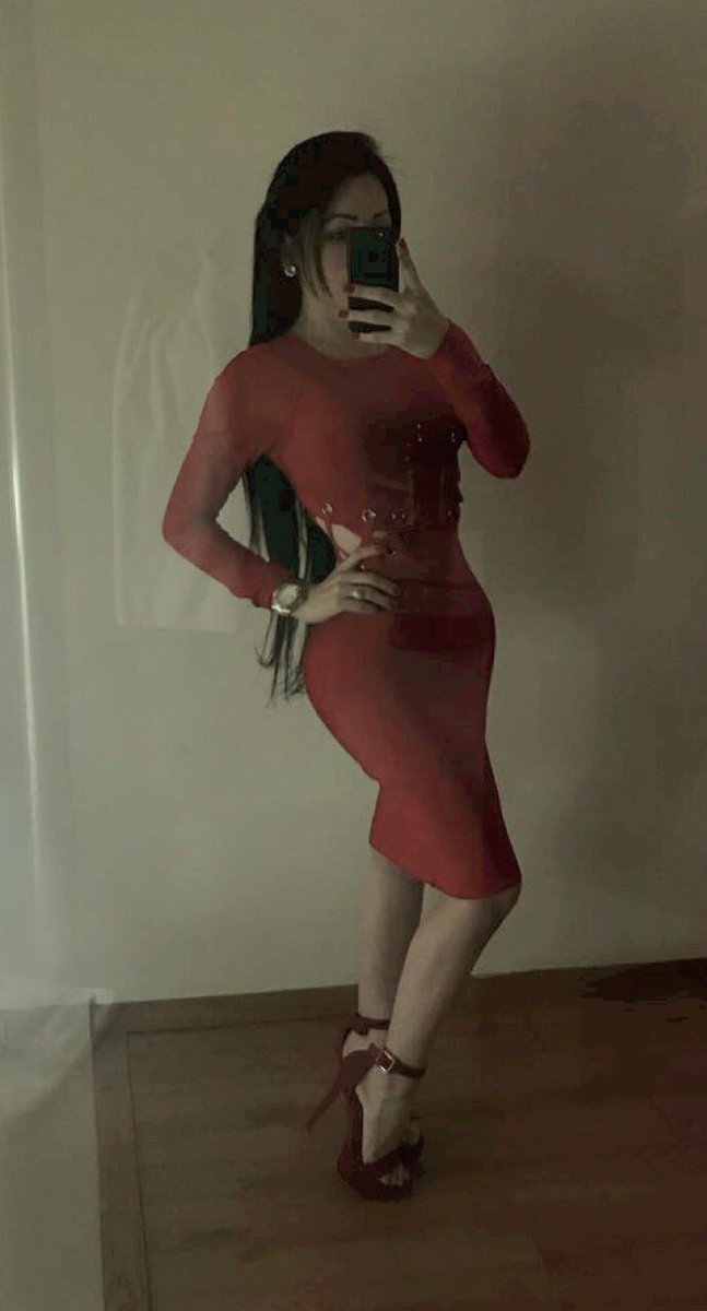 dannabroke's tweet photo. Amores Como me queda el Rojo?  🎁❤️🎁  📲 5555000694 #CDMEX #disponible #VillasPatriotismo https://t.co/uWZTRVIhSV