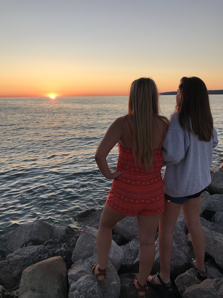 NevaMarr's tweet photo. 16. KELS’ VISIT. @kzetterberg and I went to Mackinac Island and did all the touristy things and rode bikes and it was awesome bc the weather was so nice 💗 https://t.co/v7rfdEhqCy