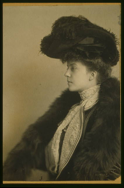 TRgravesite's tweet photo. Alice Roosevelt  "drove unchaperoned, smoked cigarettes, carried a garter snake and a copy of the Constitution, and was a successful private diplomat on a five-country Asian tour for her father in 1905." https://t.co/qP1QKS5nT4 https://t.co/prdS8jbRxd