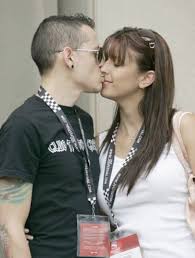 fuckingMiller1's tweet photo. Don't you want to change me
You do not feel that all this testing?
I want to dissolve in you
Because I feel at home

@ChesterBe 
@TalindaB 

#fuckdepression 
#MakeChesterProud 
#chesterforever 
#celebratelife 
#ThankYouChester 
#ThankYouTalinda 
#MakeChesterSmile https://t.co/nRvGUBXF80
