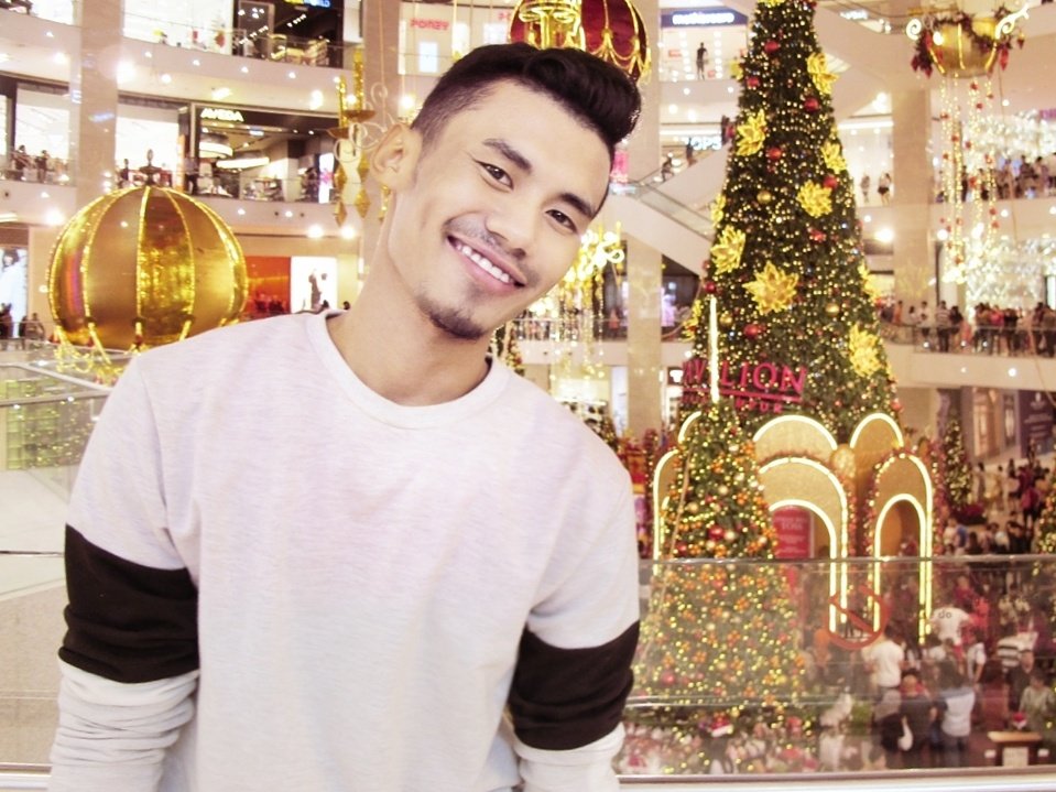 hidaryad's tweet photo. Am I late to wish a Merry Christmas ?  Okay laa wishing all of you A Happy New Year !  2018 is My Year ! https://t.co/hfHSao0OhL