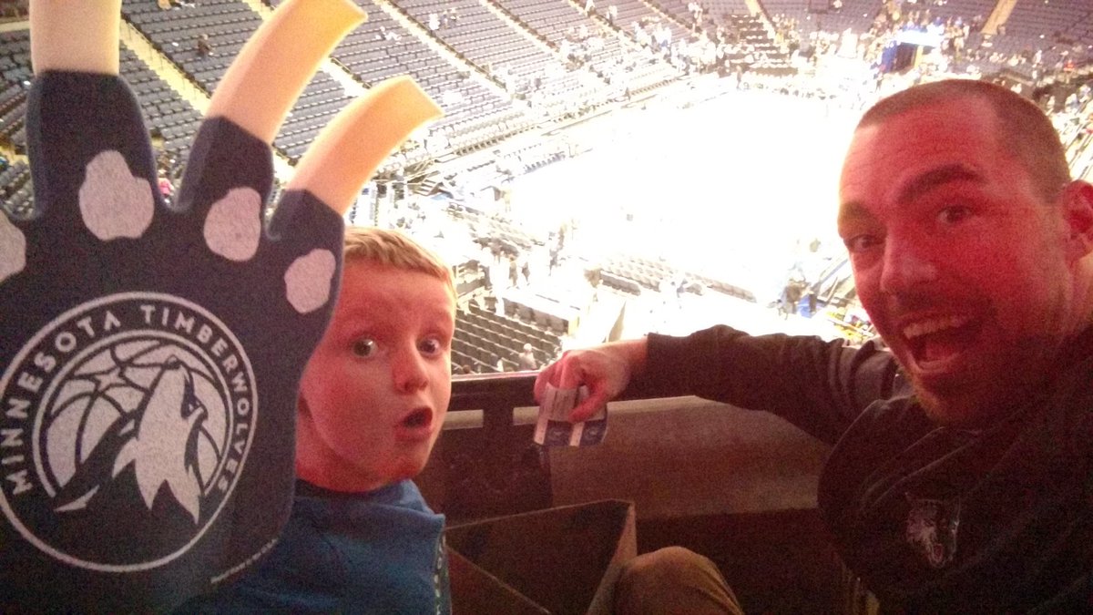 andybinger's tweet image. first wolves game! #packpix