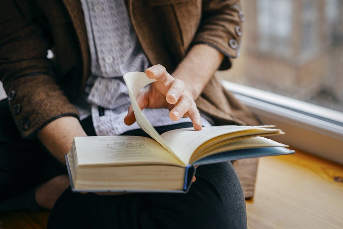 success_trinity's tweet photo. Read These 10 Books to Start 2018 Sprinting Toward Success #Entrepreneur  https://t.co/mdY4BkL3AB https://t.co/z5aovG3Uyv