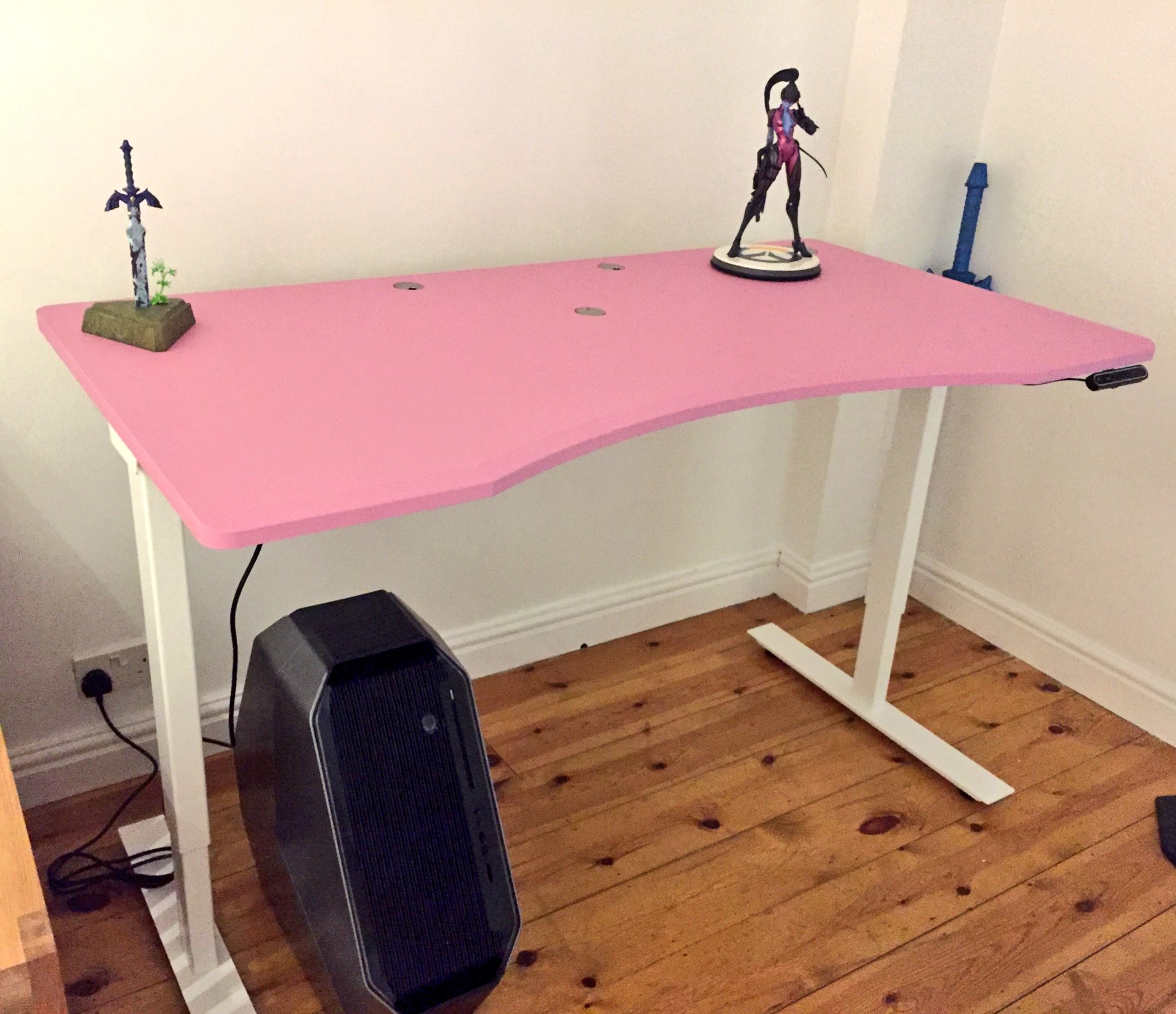 Omnidesk pink deals