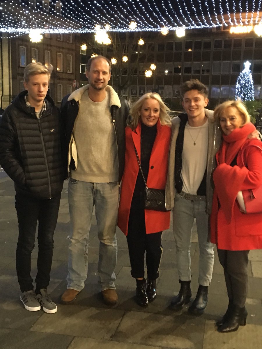 simonz737's tweet photo. Happy Birthday @Kellyanneball We all love you so much😘 @TheVampsCon https://t.co/BjGZdWKFkd