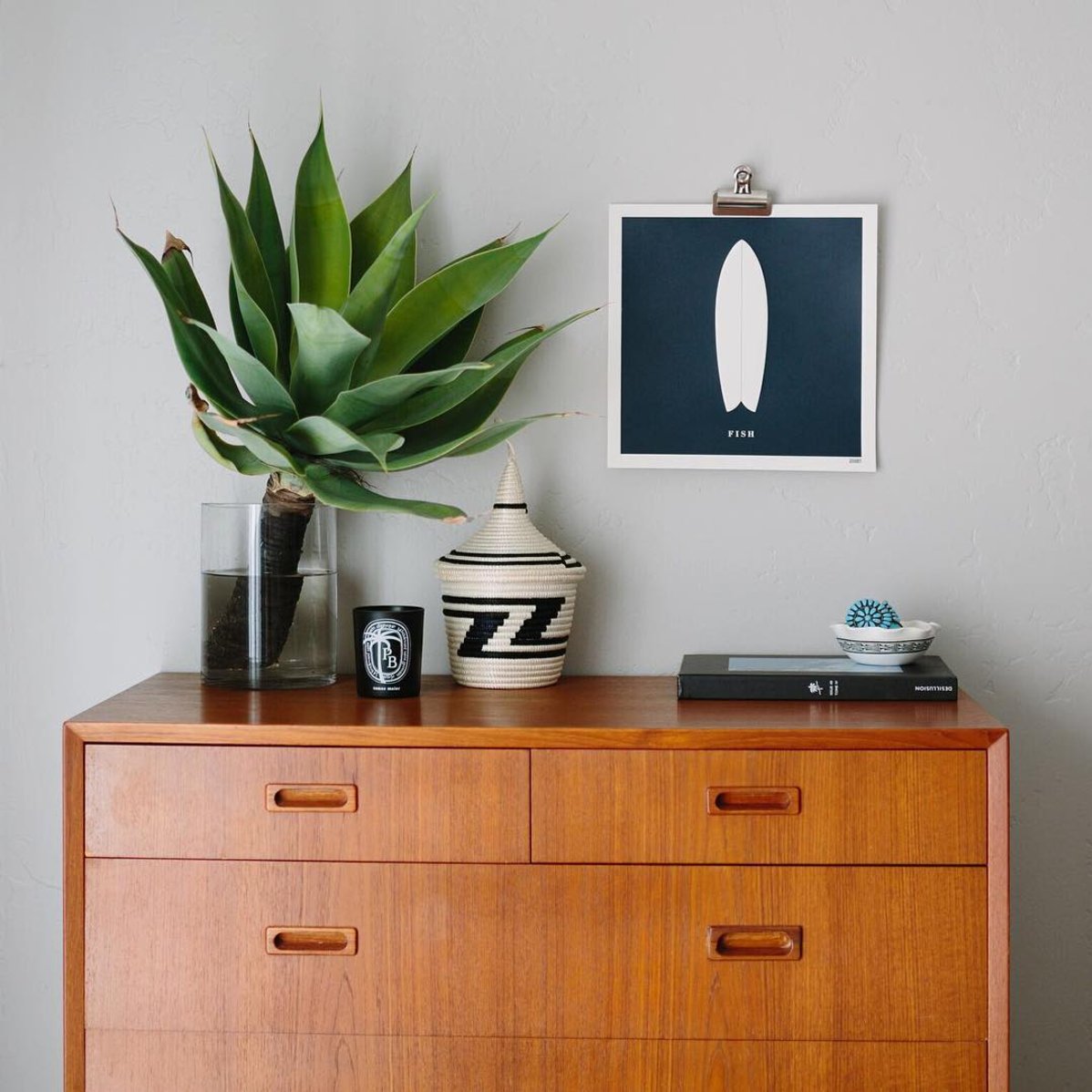 lushpalm's tweet photo. These modern coast and surf prints by @orangeandpark are the bee's knees https://t.co/dGjOTrfO1A 📷 Taryn Kent https://t.co/RoFh0aDjpc