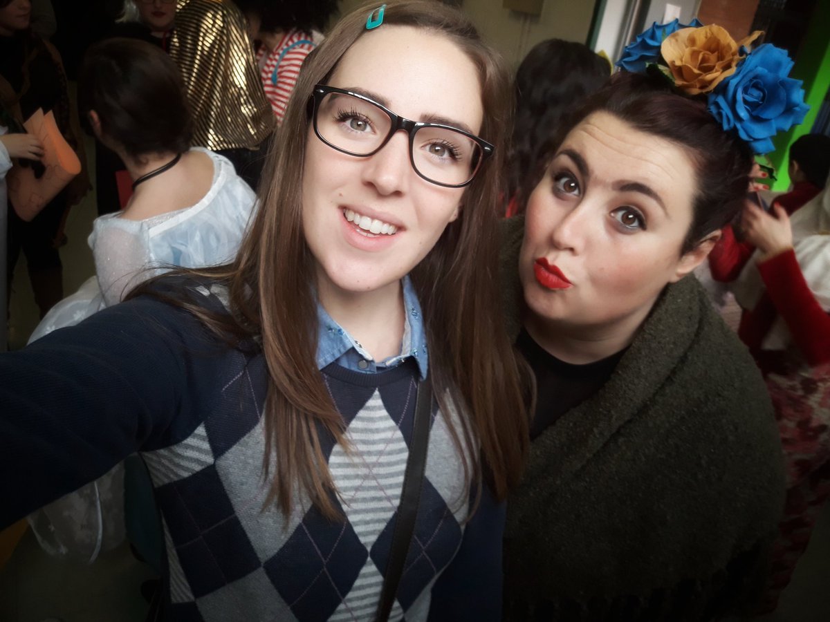 Maryinma1510's tweet photo. No habremos ganado el primer premio pero estamos muy orgullosas de nuestros disfraces. Porque para nosotros no era un concurso sino una reivindicación. Un paso mas en nuestra lucha feminista. Un ole por mis niñas
#CasadeAndalucia
#2premio
#DistritoIAlcaladeHenares https://t.co/E1MXJajEPU