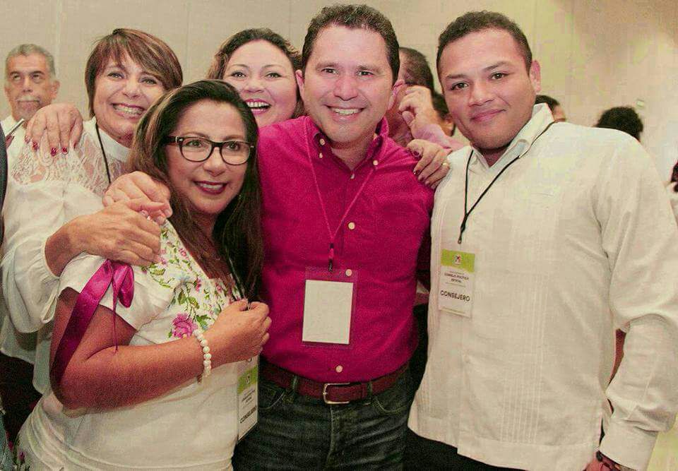 MTyuc's tweet photo. La familia emetista se alista para recibir a nuestro precandidato a la gobernatura @mauriciosahui. Una valiosa oportunidad para refrendar nuestro compromiso con su proyecto para trabajar en unidad para que #YucatánSigaAvanzando #Sahui18 #SomosPRI https://t.co/VGz6RR32XK