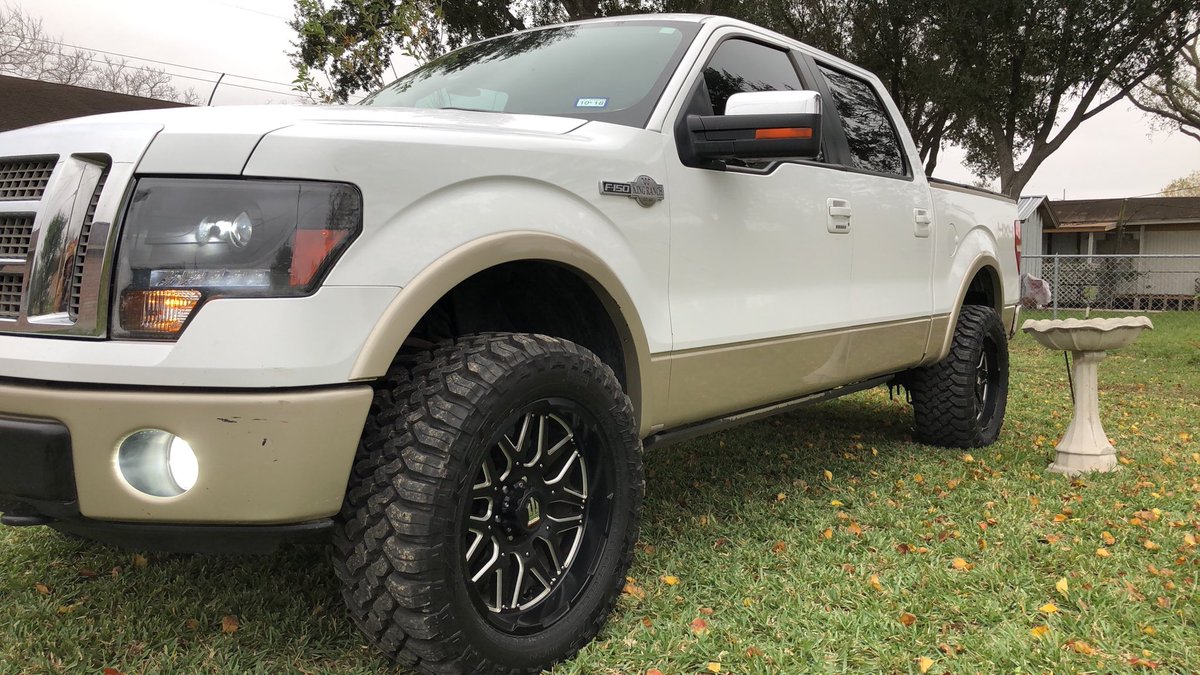 Aaron_Honcho's tweet photo. #Ford #f150 #kingranch #americantruxx #AT151 #20s #fordsofinstagram #fordf150 #dope #3inchlift #bilstien #atwheels #atnation #texas #texasmade #southtexas #led #leds #projectors #besttops #tonneaucover #lifted#liftedf150 #liftedtrucksdaily #liftedtrucksmatter #liftedtrucksaddict https://t.co/WViLIq0qcb