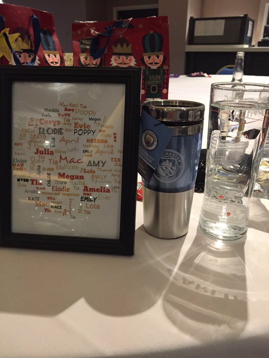 macbfcbarlow's tweet photo. Big thank you to U9s for my Christmas gifts 🎁 🎄🎉#partytime #trainingtomorrow⚽️👍 https://t.co/zYFEWSiyhq