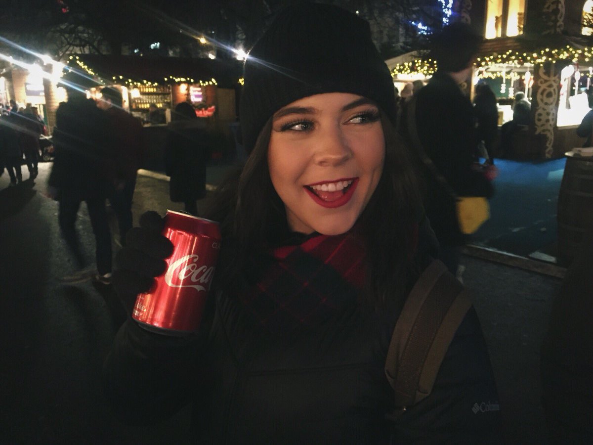 NiamhMcDade's tweet photo. my sister told me I looked like a @CocaCola commercial https://t.co/w2EKNZswzD