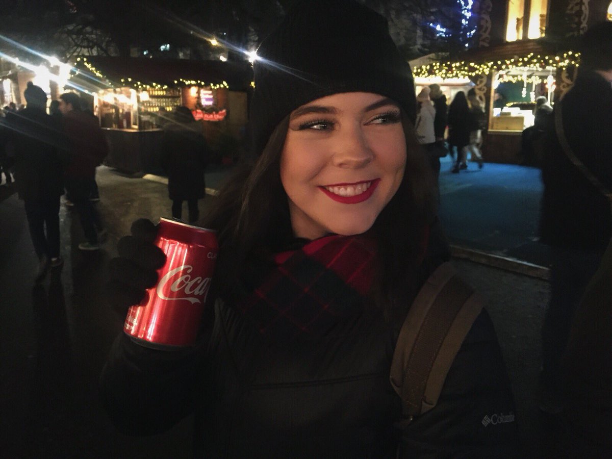 NiamhMcDade's tweet photo. my sister told me I looked like a @CocaCola commercial https://t.co/w2EKNZswzD