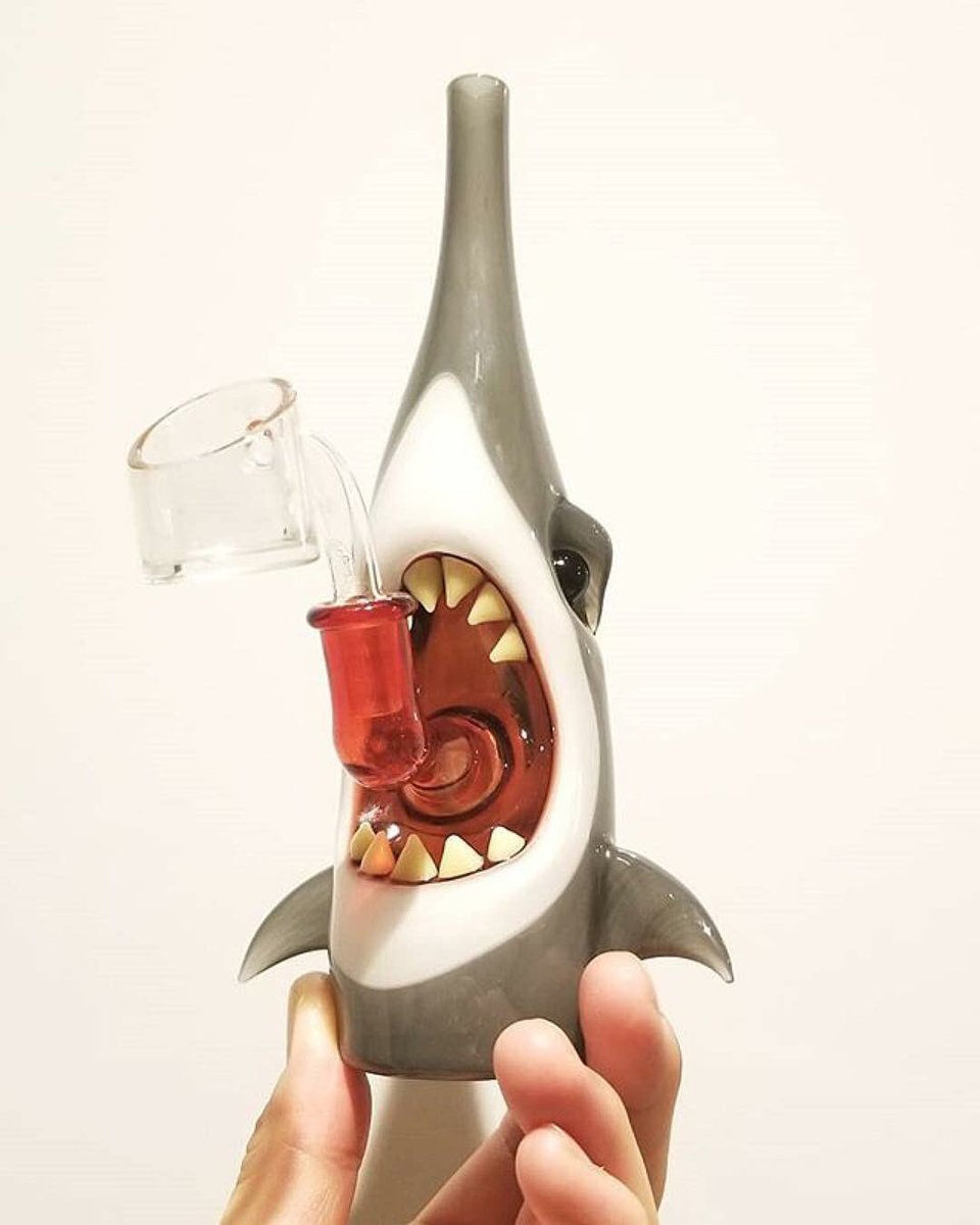 TheHeavyGrass's tweet photo. Sink ya teeth and inhale ๐ฆ๐ค#heavyglass
๐ท: @ricgreen @t.k_happa x @nikocray
#dabrig #dabs #dabbing #sharkweek #itsalwayssharkweek #sharks #sharkglassย #thcย #cannabisculture
#weedstagram420 #710society #shatter #710 #dablife #concentrates #glass420 #glass710 #inhale #jaws #shark https://t.co/lxOpH3v5Z1
