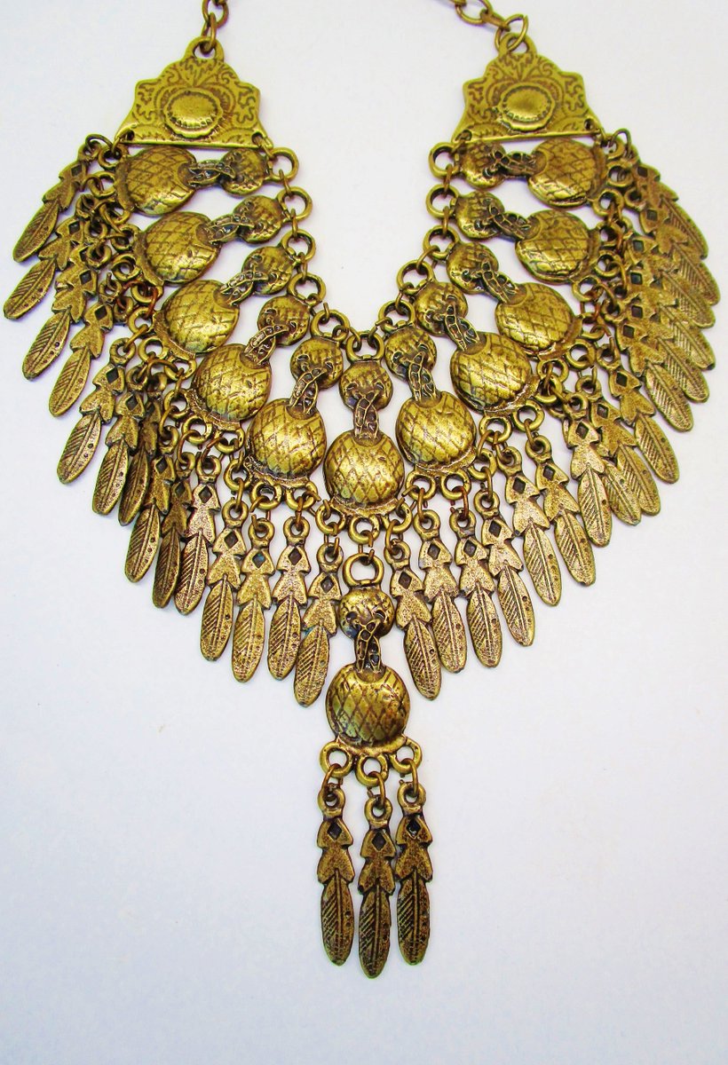 sunnieyes's tweet photo. Excited to share the latest addition to my #etsy shop: Vintage Bohemian Brutalist Ethnic Tribal Breast Plate Statement Necklace Chunky Etched Feather Dangles Gypsy BoHo Runway Statement https://t.co/TE2SaFS6hX #jewelry #necklace #brass #largechunky #collarchoker #vintag https://t.co/ixpIhv9AXM