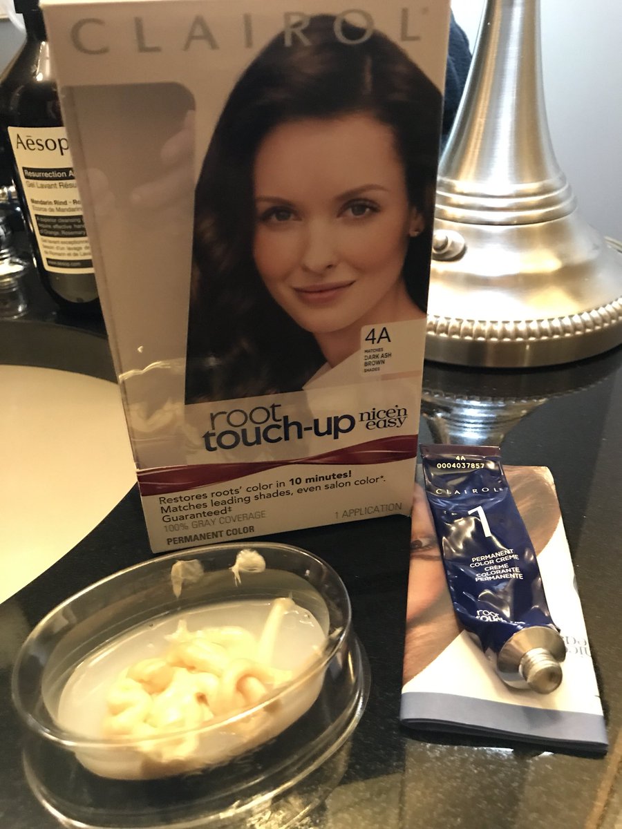 burgerpundit's tweet photo. Hey @ClairolColor! Wrong tube! My hair wants to be brown, not blonde. Box mixup alert! #brunette #roottouchup https://t.co/ur9kw83dza