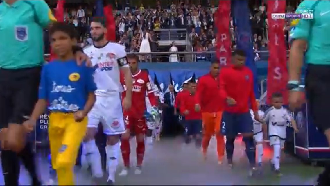 JojoStachurski's tweet photo. #MonAnneeFoot2017 = @AmiensSC #ASCRCSA #ASCRCL #SDRASC #PSGASC #96 #dominosligue2 #L1Conforama https://t.co/k9ADioLyNk