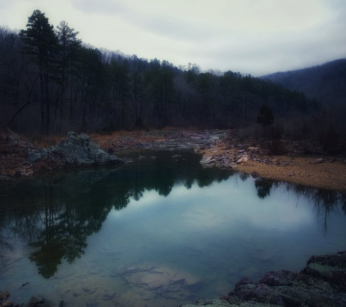 mattish47's tweet photo. --
#missouriadventure #missouri #missouristateparks #johnsonsshutins #hiking #water #river #forest https://t.co/bswoFACb7u