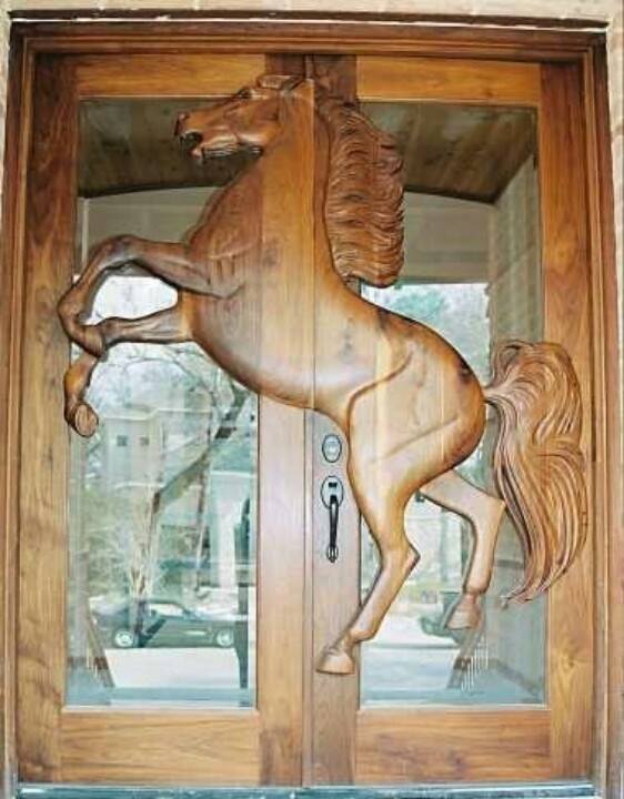 HorsemanshipNet's tweet photo. How would you like this as your front door?#horsemanship #horses #horsemanshipnet #horsetraining #riding #equestrian #equine https://t.co/EOOHeu5foe