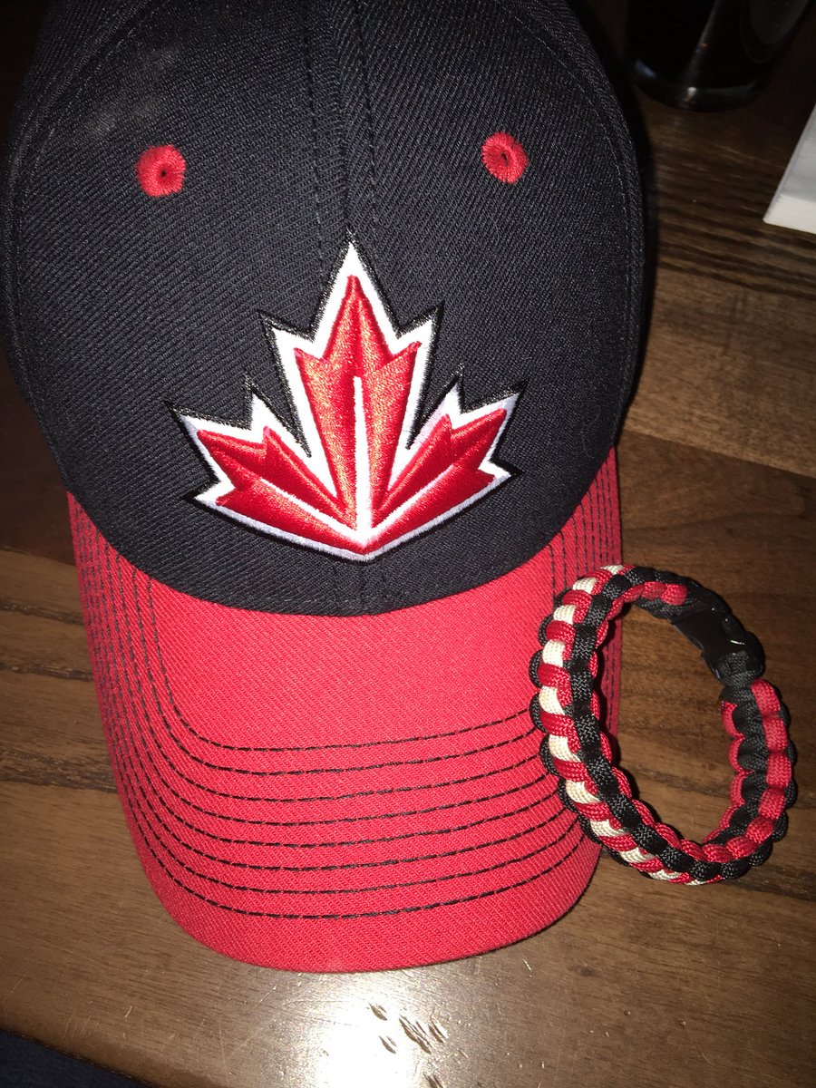 para_coy's tweet photo. There is something awesome about being in a pub and everyone is wearing red and white! #GoCanadaGo #RedWhiteAndBlack #AtTheGame https://t.co/2DlbjfeviN