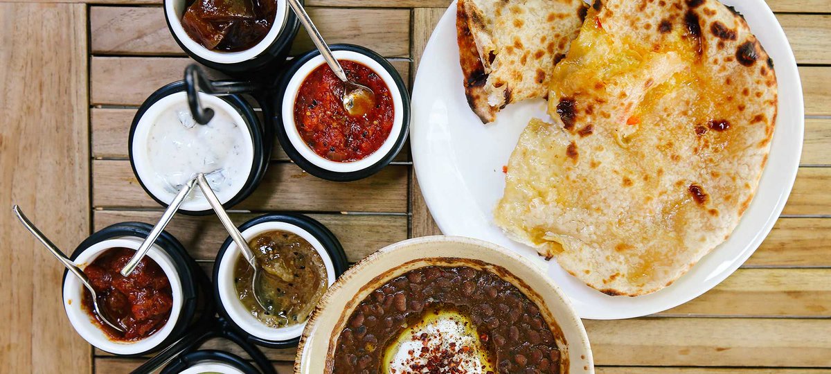 SAVEURMAG's tweet image. Hack your way to fluffy Indian naan at home — without a tandoor saveur.cc/u3IR5U