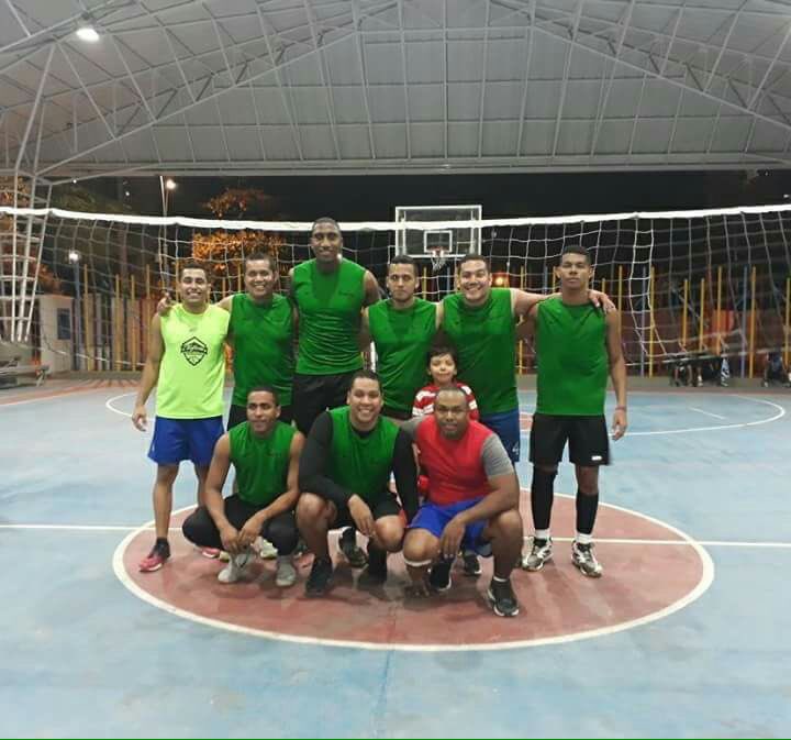 DirDeporteSM's tweet photo. ¡Tenemos nuestros primeros campeones!🎉🎉
#Volley🏐🏆

Felicitamos al equipo masculino de #BAVARIA y al equipo femenino de #PozosColorados por conseguir ser los merecidos campeones de #Volley🏐 en las #2DasOlimpiadasPorLocalidades2017. ¡Felicidades!

#INRED
#CiudadDelBuenVivir https://t.co/LQ809DXVX9