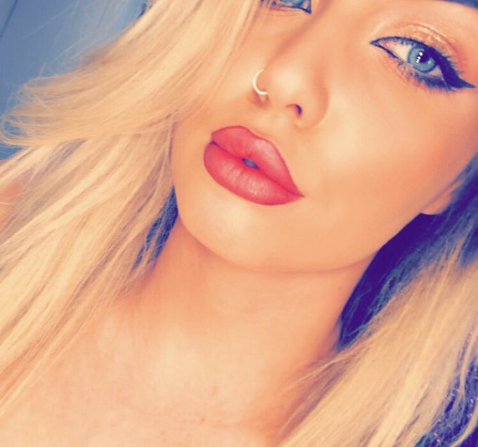 Watch Daisy Dillon's leaked NSFW photo on TwXstars