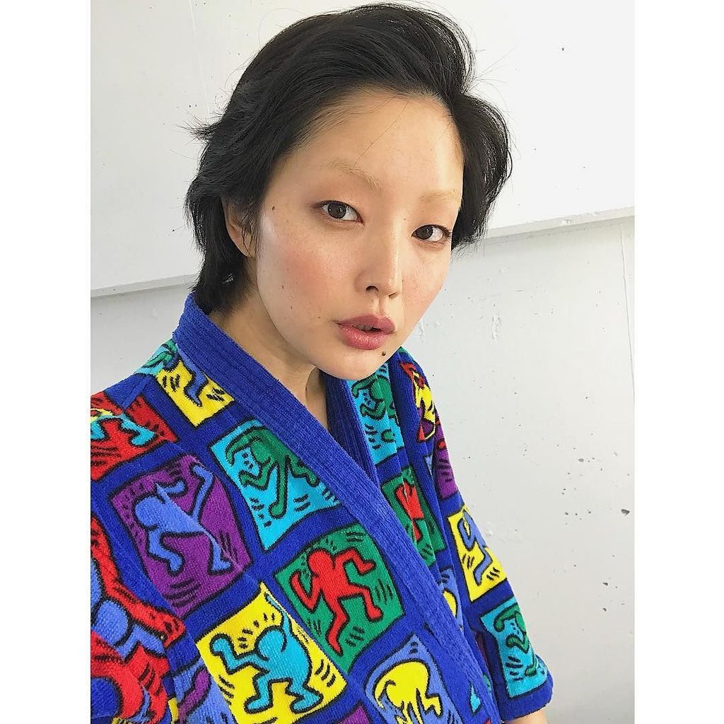 Amisuzuki鈴木亜美 Ar Twitter I M Swathed In A Keithharing Robe Such A Nice Day 今年の撮影も残りわずか ヘアメイク中 キースへリング柄 可愛いバスローブ 眉ブリーチ 黒髪ショート眉なし Keithharing T Co Xapms8bn0e T Co Amisuzuki鈴木亜美 Ar Twitter I M Swathed In A Keithharing Robe Such A Nice Day 今年の撮影も残りわずか ヘアメイク中 キースへリング柄 可愛いバスローブ 眉ブリーチ 黒髪ショート眉なし Keithharing T Co Xapms8bn0e T Co
