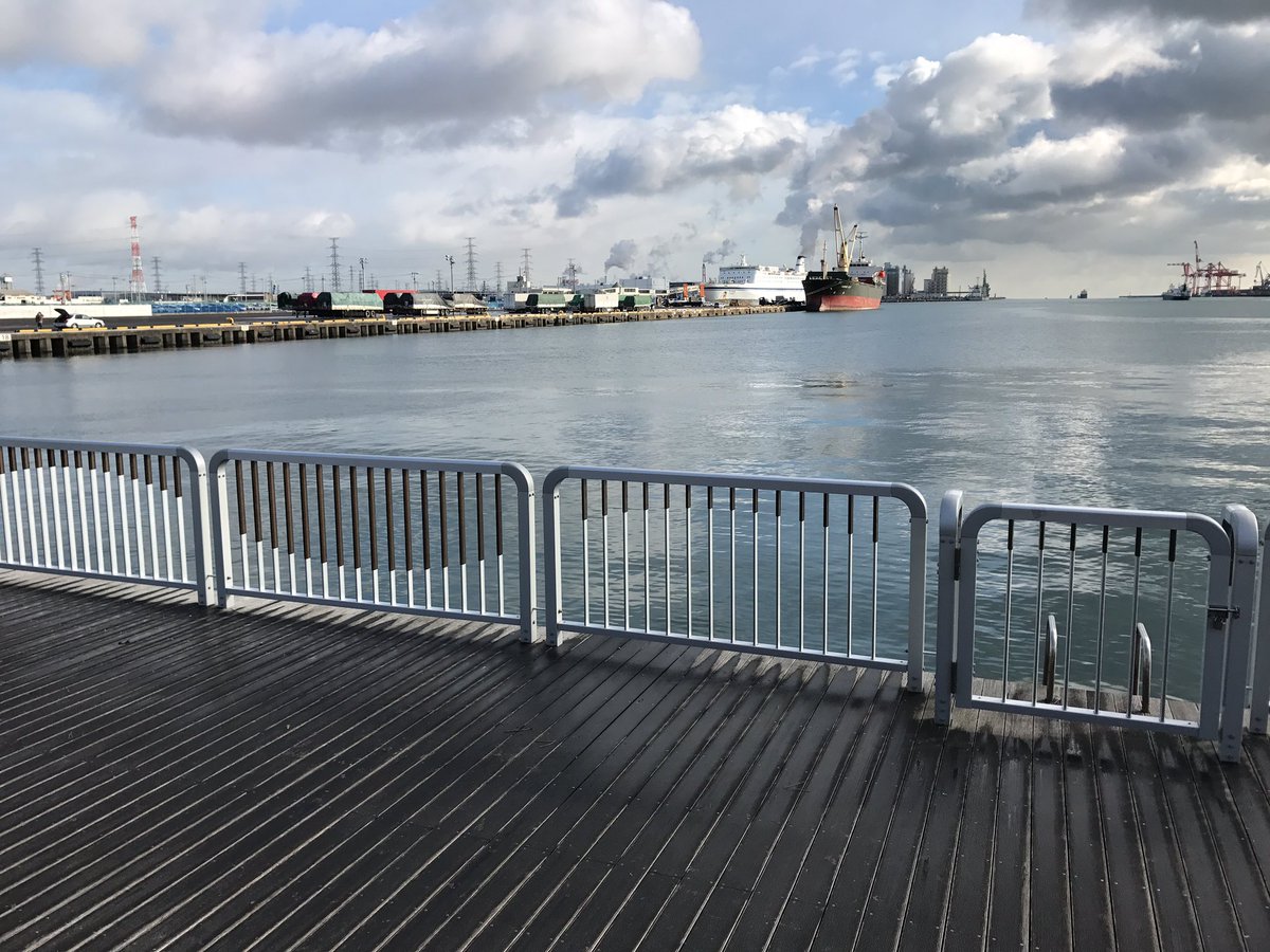 これから仙台港でいざ釣り開始
天気よし風なし
最高