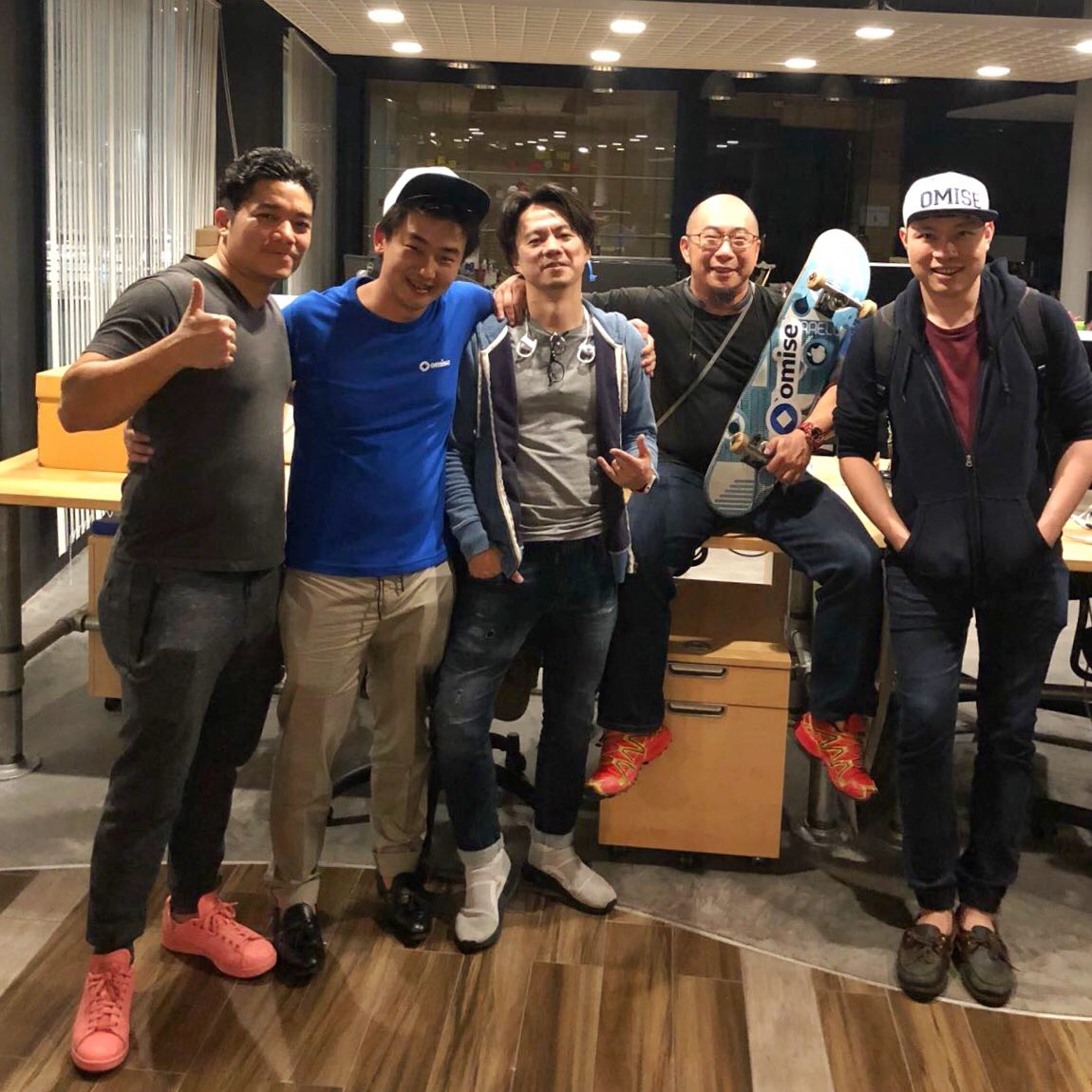 Fantastic meeting with <a href="/omise_go/">OmiseGO</a> team! Check out my new skateboard 😉 
$OMG <a href="/ElectrifyAsia/">Electrify.Asia</a> #blockchain