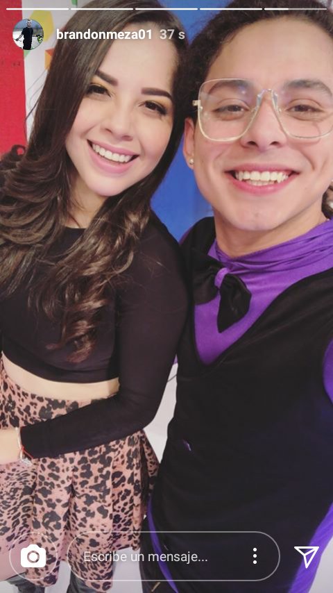 gaby_saalazar's tweet photo. GSTFJKLXZSGRUSHASZCKJ BEBES QUE HERMOSOS @brandon_meza @ArelyTellez los extrañaba juntos #Brarely 😍😍😍😍😍 https://t.co/6uLKdt9pKV