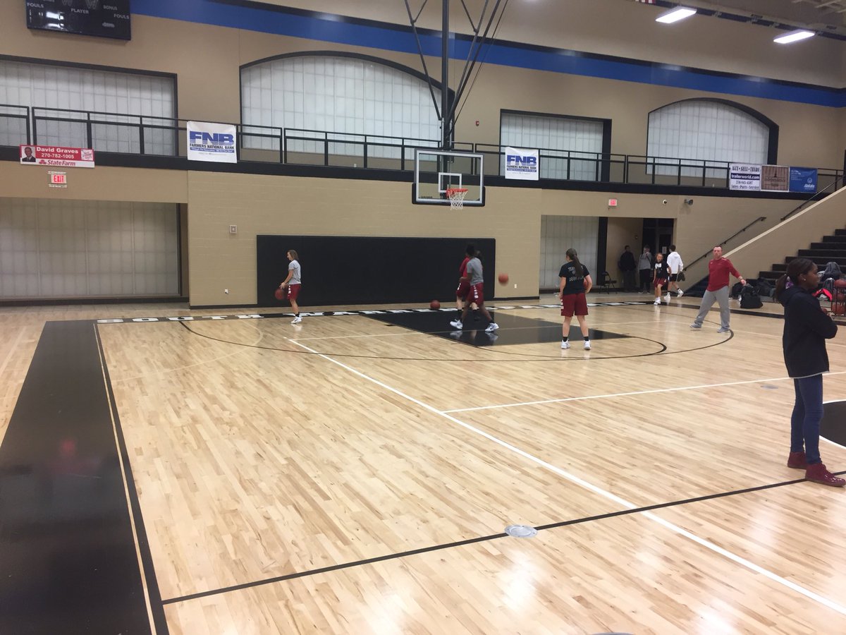 LadyStangsBall's tweet photo. Lady Mustangs getting some shots up at South Warren High School before the beginning of the South Warren Christmas Tournament tomorrow in Bowling Green. https://t.co/iBoA93Tm2T