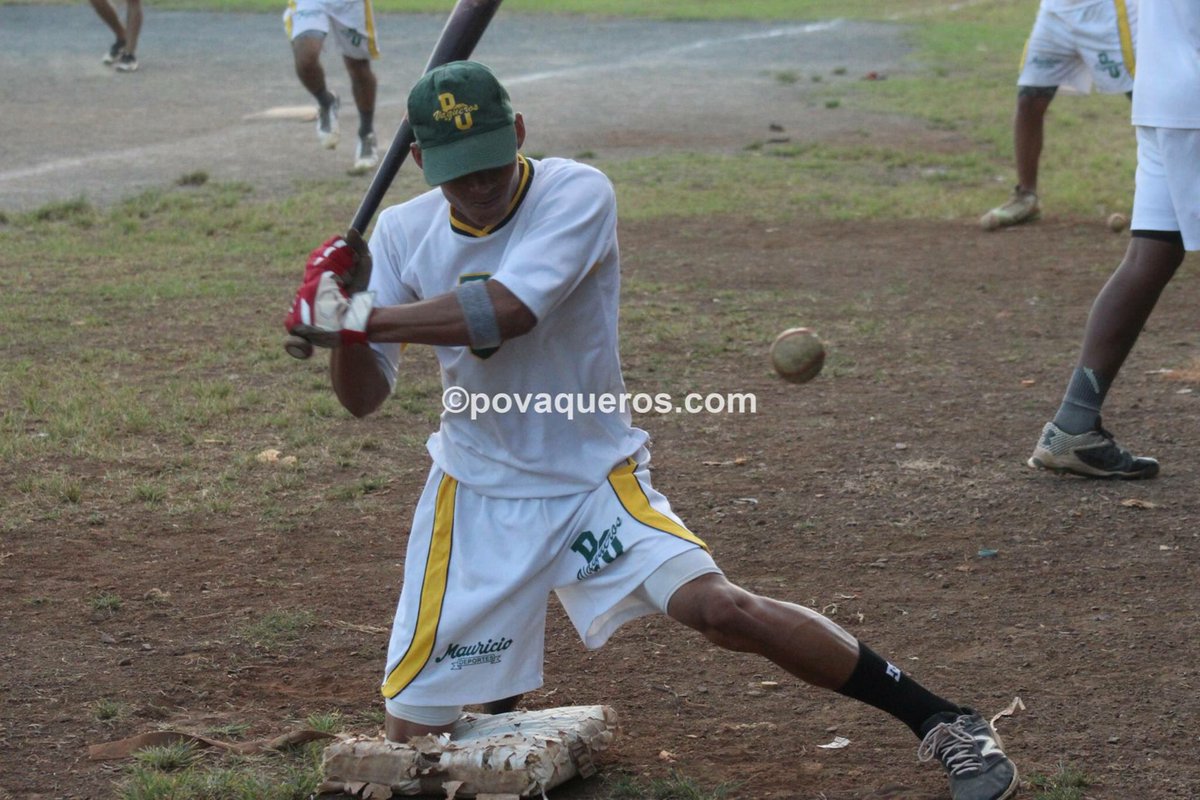 VaquerosPO's tweet photo. Los Vaqueros siguen su preparación rumbo al Nacional Juvenil 2018; mañana seguirán con los entrenamientos en el Horacio Mena mientras el tiempo lo permita #VamosVaqueros 

@resvieniqua @Tuttilipa @misspetpty #clinicasanmiguel #restaurantedecadas #kingsdogos #sportsnation https://t.co/4rtGU66QXV