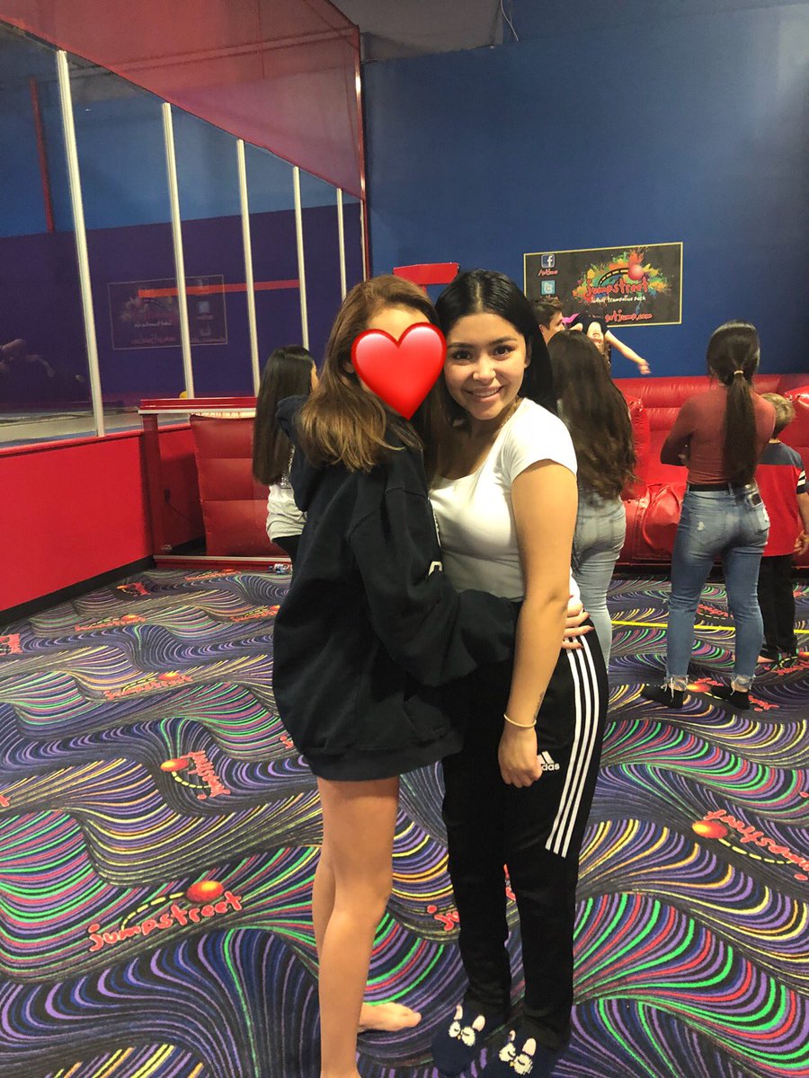 ttylannabelle's tweet photo. never thought i would meet my idol and inspiration at jumpstreet WE WAS ALL JUMPING AND SHE STILL DIDNT SWEAT 😂😂 that’s how you know she’s flawless @daisymarquez_ https://t.co/Zaq3qGrBTX