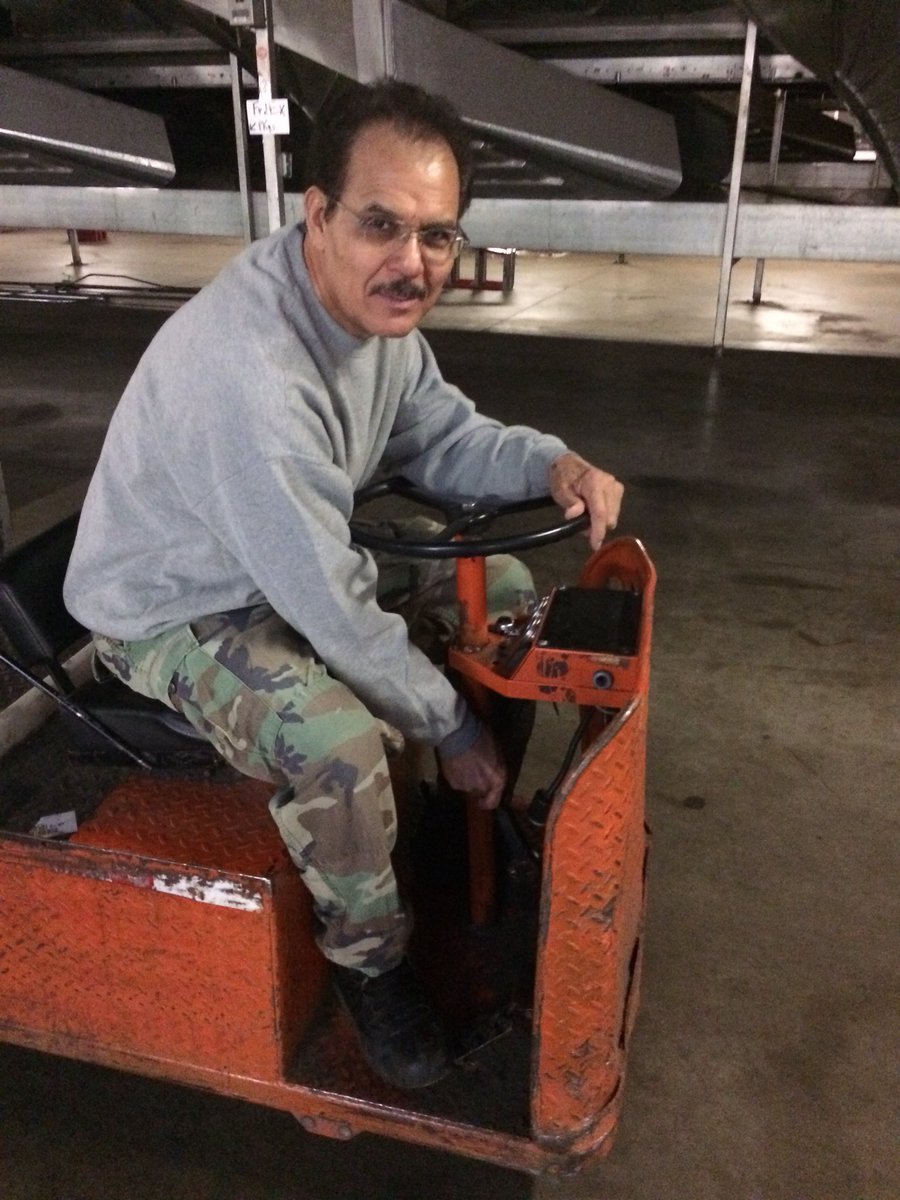 TabathaSafetyDM's tweet photo. Tino Pacheco Denver, CO Hub Twilight Sort #caughtsafely using handbrake on his tug. @DesertMTUPSers https://t.co/Tys0AzWwZE