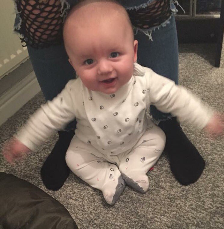 Rbown87's tweet photo. Worse Xmas Iv ever experienced in my life 💔 ..But I can't take it away from the little moose. #babiesfirstchristmas. https://t.co/iBcNuaW7Ob