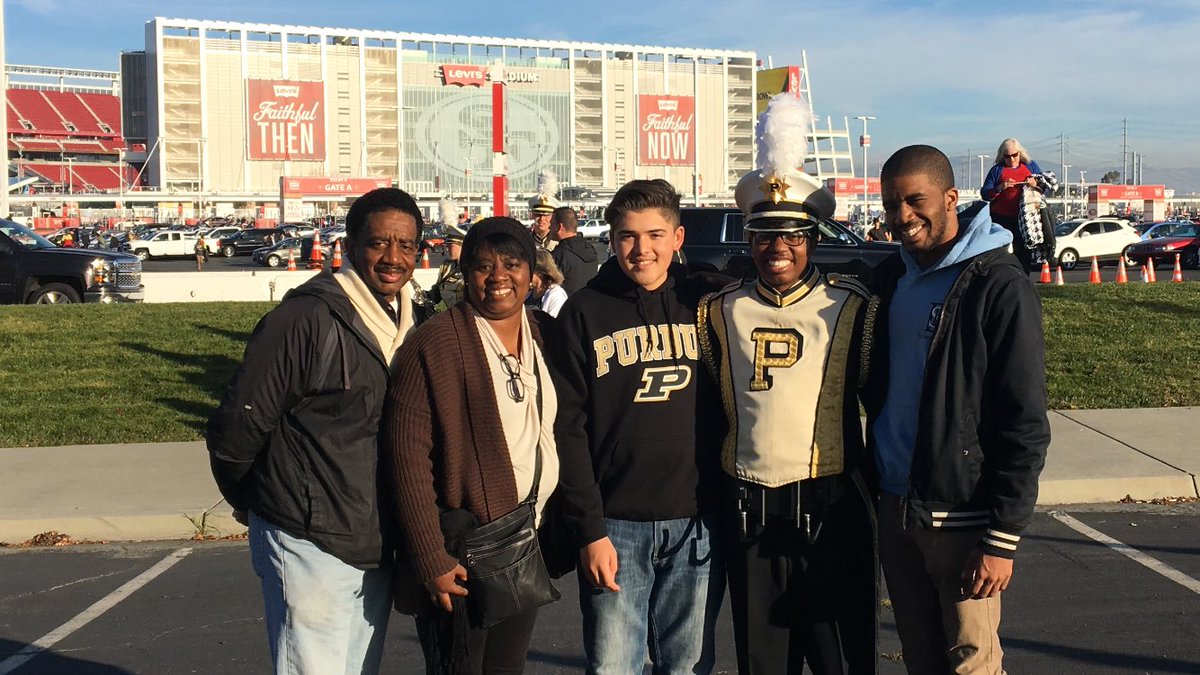 BoomSquadInc's tweet photo. Almost game time!  (Purdue vs. Arizona) Look for us as we cheer on Boom Squad former member, Alita Miller in the band and future Boilermaker Geoffrey Greer!!!  Santa Clara, CA Foster Farms Bowl.  #FFBowl https://t.co/aLJU87jn15