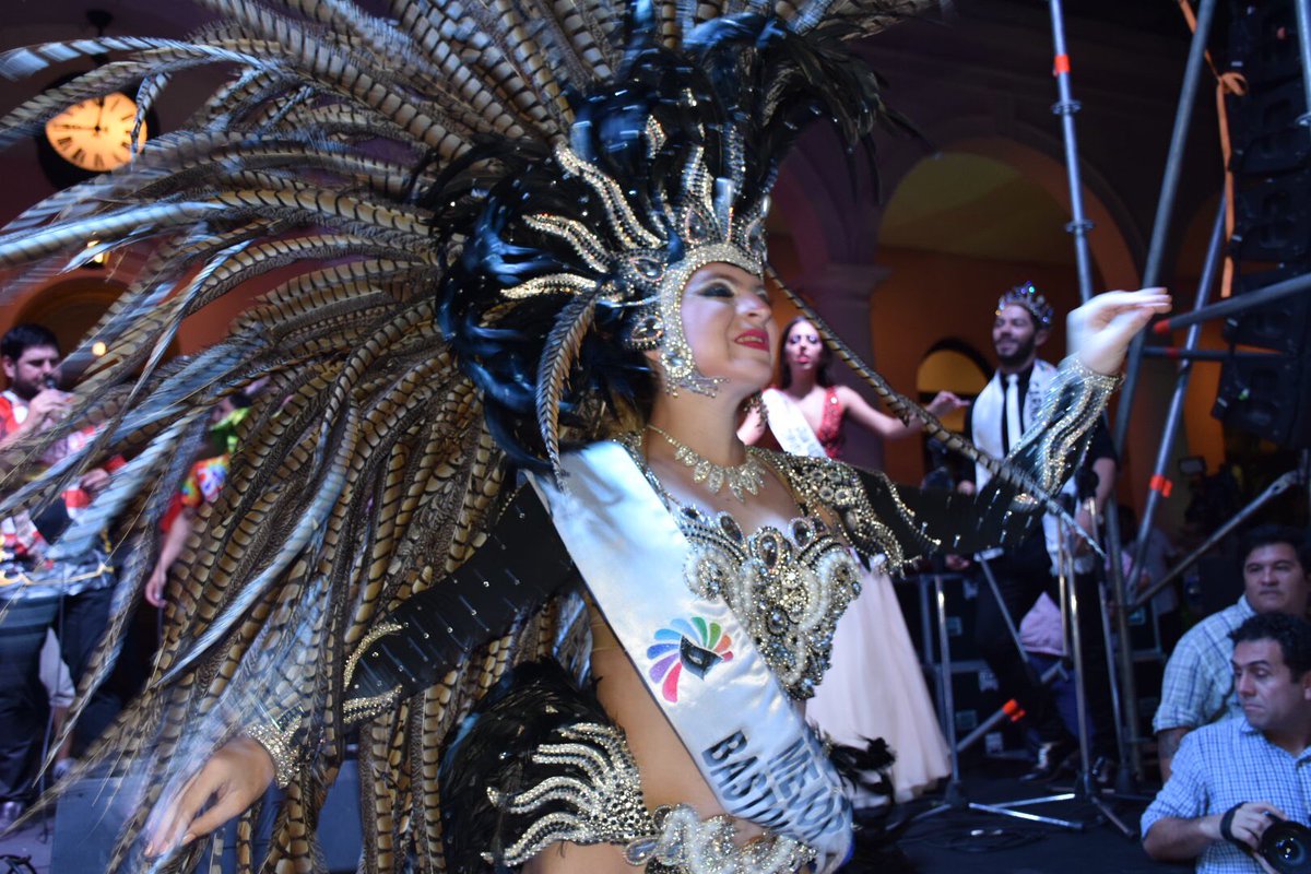 tassanoeduardo's tweet photo. Participé de la presentación del @carnavalenctes . Para nosotros es una política de Estado y por eso vamos a trabajar junto al @CorrientesGob para que Corrientes vuelva a ser la Capital Nacional del Carnaval 🎉 https://t.co/bbdpqot9kv
