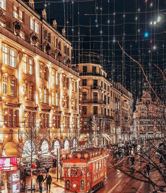 4everJetsetting's tweet photo. Reposting @travood_17:
Switzerland ๐ #chrisasvibes #xmas #zurich #world #travel #food #travood https://t.co/wQQIncE3Jf