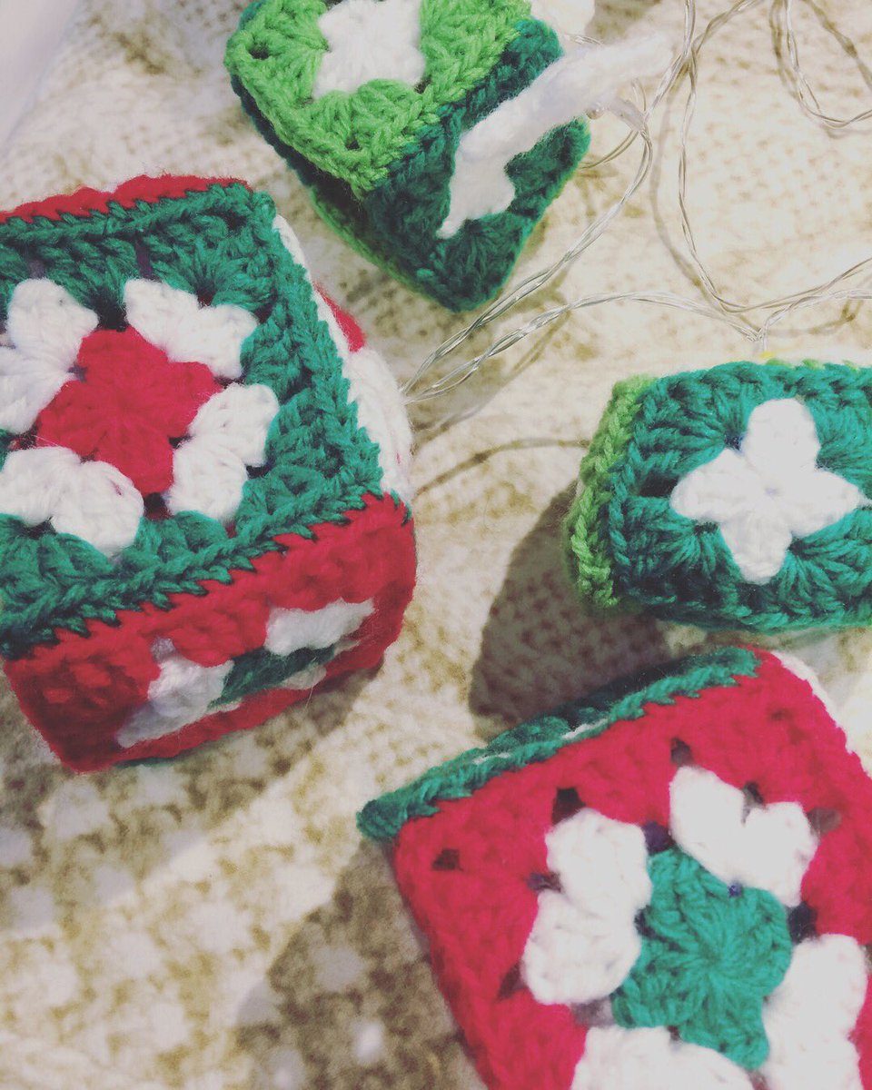 自由が丘ボタン洋裁材料店ダック Knk925red H G L Kmk 毛糸のぼうしと小物をすこし 本日14 00までとなります 自由が丘へ遊びにいらしている方は是非お立ち寄り下さいませ お待ちしております 自由が丘ダック 自由が丘手芸 毛糸 ニット帽 ニット